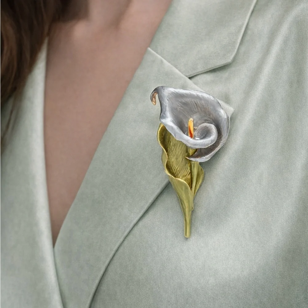 Calla Lily Blue Gold Brooch